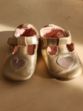 Gold Heart T-strap Mary Janes, Surprize By Stride Rite, Size 3c